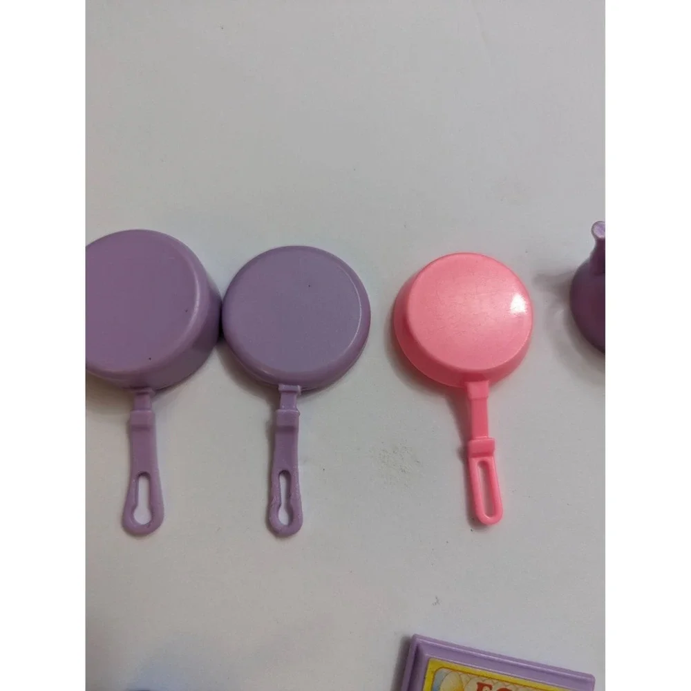 Dollhouse Barbie Doll Diorama mixed 8‎ piece lot purple pink pot pan egg kabob